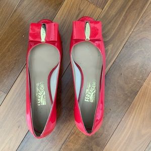 Ferragamo Pumps, barely worn, red patent leather